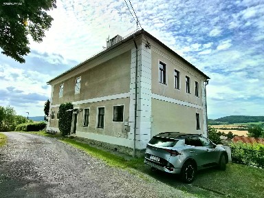 Prodej vícegeneračního domu 500 m², pozemek 1000 m²