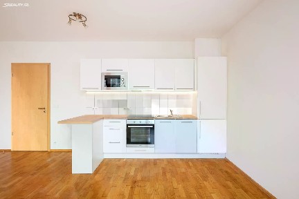 Prodej bytu 1+kk 40 m² Mokropeská, Černošice