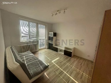 Pronájem bytu 3+1 70 m² kpt. Nálepky, Pardubice - Pardubice V