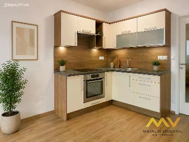 Pronájem bytu 1+kk 32 m² Jana Masaryka, Hradec Králové - Nový Hradec Králové