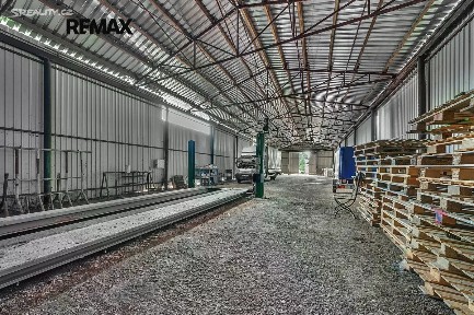 Pronájem skladového prostoru 374 m²