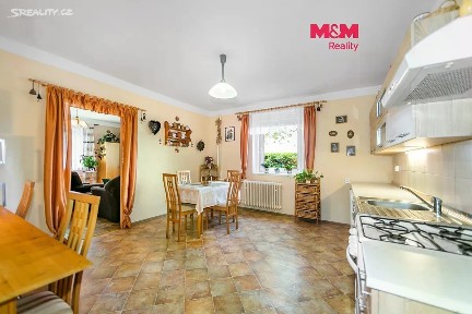 Prodej rodinného domu 206 m², pozemek 499 m²