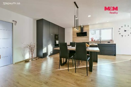 Prodej rodinného domu 114 m², pozemek 1967 m² Pod Lesem, Valy