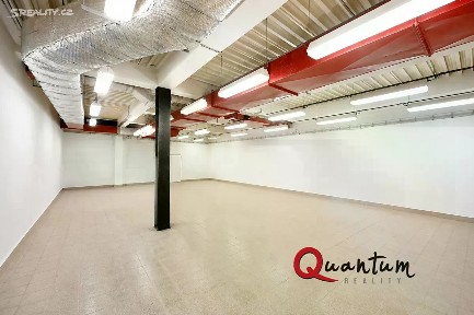 Pronájem skladového prostoru 140 m² Obchodní náměstí, Praha - Modřany