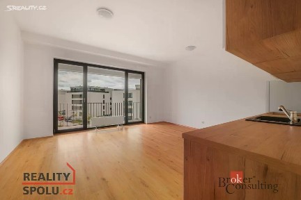 Pronájem bytu 1+kk 36 m² Měděná, Plzeň - Jižní Předměstí