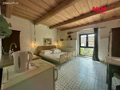 Pronájem bytu 1+kk 28 m² Černiv
