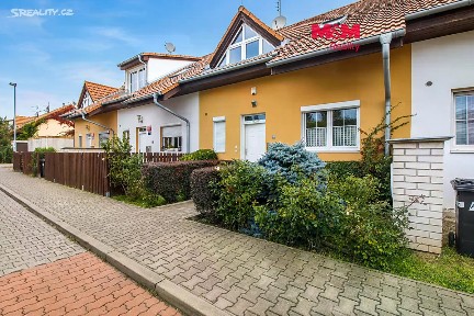 Prodej rodinného domu 110 m², pozemek 147 m² Na nové silnici, Praha - Horní Počernice