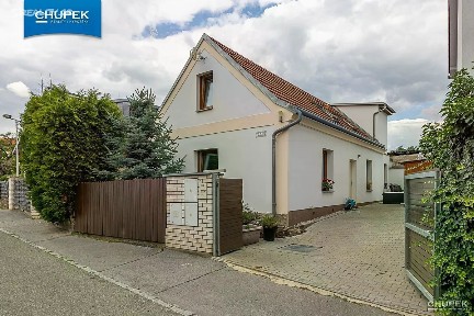 Prodej rodinného domu 106 m², pozemek 153 m² Na Plískavě, Praha - Hostivař