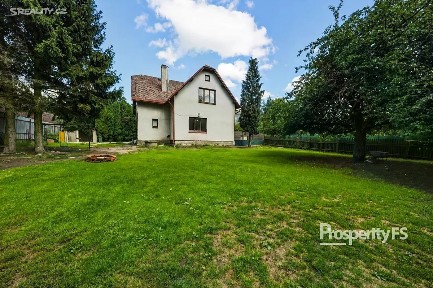 Prodej rodinného domu 199 m², pozemek 1065 m²