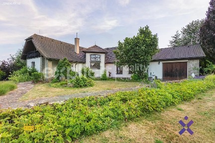 Prodej rodinného domu 257 m², pozemek 16759 m²