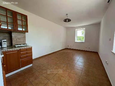 Pronájem bytu 1+kk 25 m² Hosín