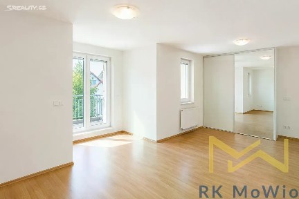 Pronájem rodinného domu 350 m², pozemek 1000 m²