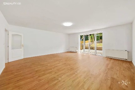 Pronájem rodinného domu 324 m², pozemek 287 m² Pod Areálem, Praha - Štěrboholy