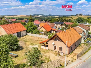 Prodej rodinného domu 143 m², pozemek 1514 m²