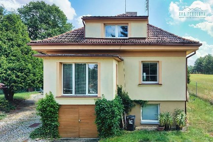Prodej rodinného domu 299 m², pozemek 4826 m² Chocenice