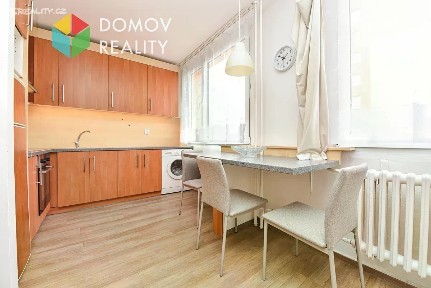 Pronájem bytu 1+kk 29 m² Nad Stadionem, Králův Dvůr