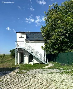 Pronájem bytu 2+kk 37 m² Bříství