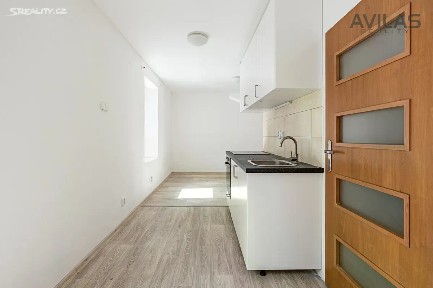 Pronájem bytu 1+kk 27 m² Zvěstov - Roudný