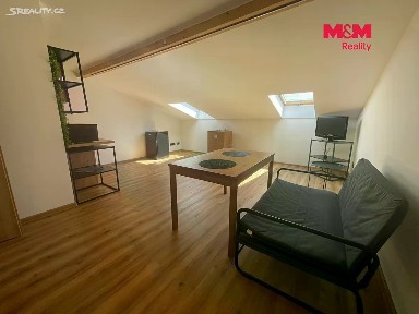 Pronájem bytu 3+kk 80 m² Nupaky
