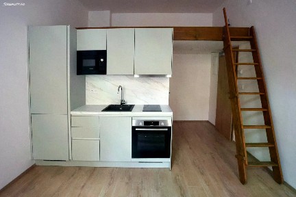 Pronájem bytu 1+kk 20 m² Sokolská, Praha