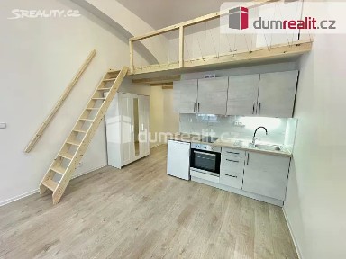Pronájem bytu 1+kk 42 m² Na Valentince, Praha - Smíchov