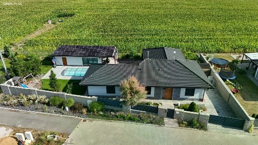 Prodej rodinného domu 142 m², pozemek 880 m²