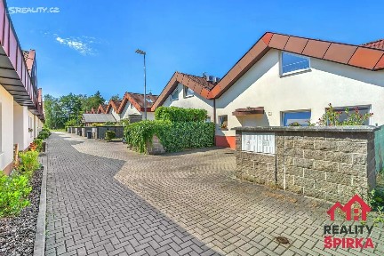 Pardubice, Staré Čívice, K Pišici