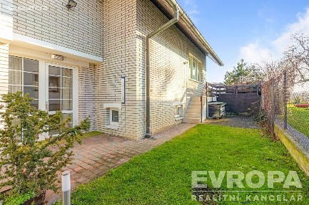 Prodej komerční nemovitosti 400 m² Armádní, Praha - Suchdol