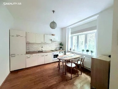 Pronájem bytu 1+kk 33 m² Plzeňská, Praha