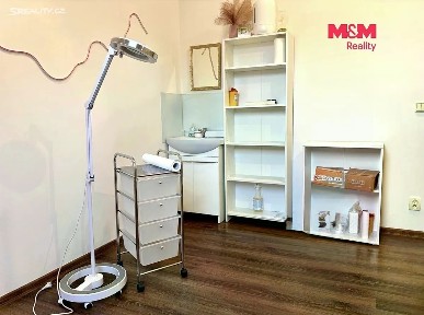 Pronájem obchodního prostoru 12 m²