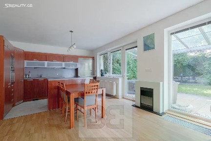 Pronájem rodinného domu 148 m², pozemek 225 m² Pod Nouzovem, Praha - Kbely