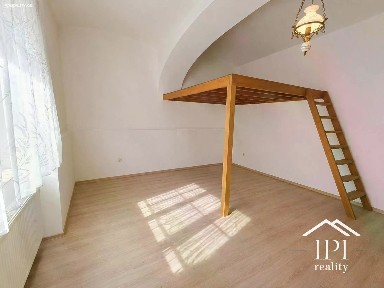 Pronájem bytu 1+1 47 m² Říční, Praha - Malá Strana
