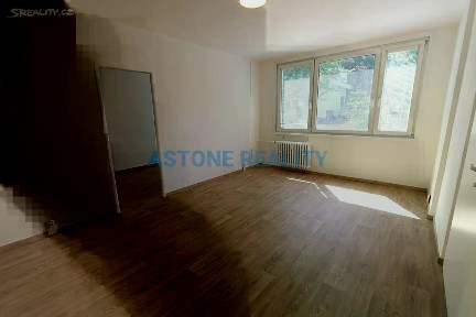 Pronájem bytu 3+1 68 m² Pod strání, Praha - Strašnice