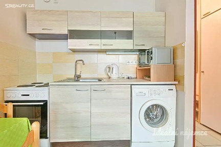 Pronájem bytu 1+kk 24 m² Opálkova, Brno - Bystrc
