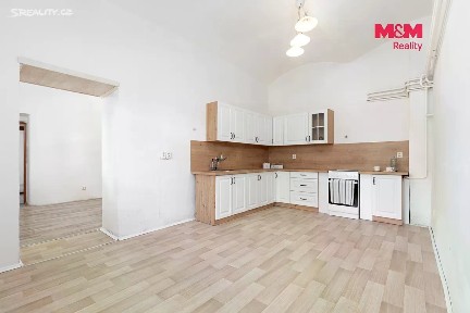 Prodej rodinného domu 300 m², pozemek 665 m²