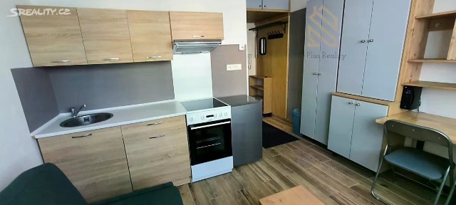 Pronájem bytu 1+kk 15 m² Náměstí Benedikta Rejta, Louny