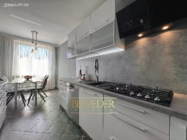 Prodej bytu 4+1 103 m² Pod Hvězdárnou, Teplice - Prosetice