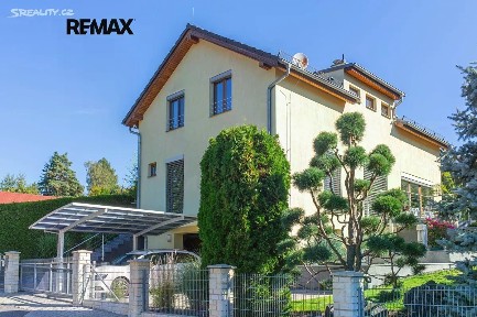 Prodej rodinného domu 215 m², pozemek 835 m²