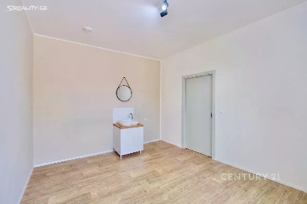 Pronájem komerční nemovitosti 12 m² Štefánikova, Zlín