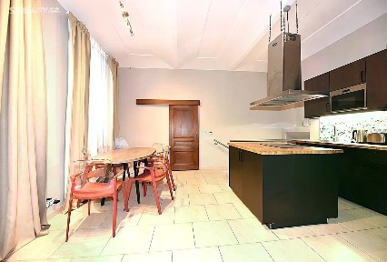 Prodej kanceláře 224 m² Hálkova, Praha - Nové Město