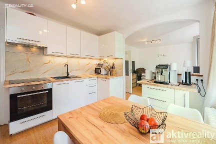 Prodej rodinného domu 260 m², pozemek 752 m² Nad teplárnou, Praha - Komořany