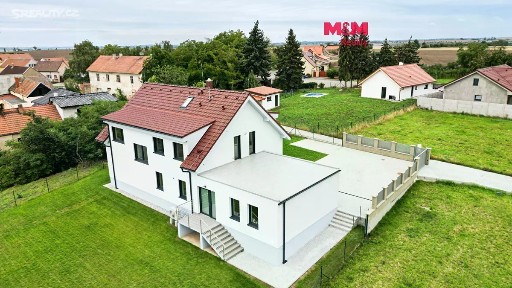 Prodej rodinného domu 248 m², pozemek 1542 m²