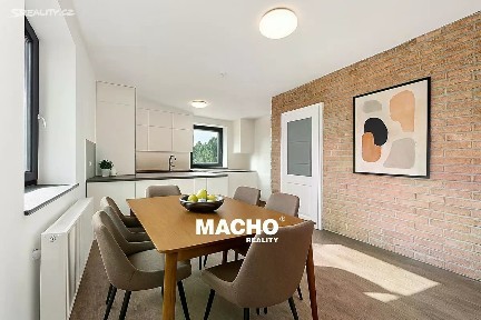 Pronájem rodinného domu 380 m², pozemek 1131 m² Školská, Kosoř