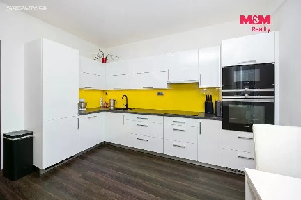 Prodej bytu 2+kk 48 m² Na Spravedlnosti, Pardubice - Zelené Předměstí