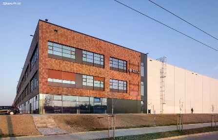 Pronájem kanceláře 538 m²