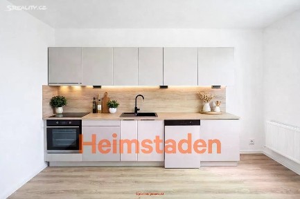 Pronájem bytu 4+kk 118 m² Hlavní třída, Ostrava - Poruba