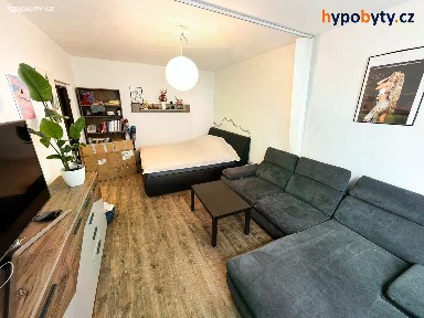 Pronájem bytu 1+1 37 m² Výškovická, Ostrava - Zábřeh