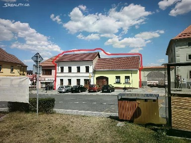 Prodej rodinného domu 300 m², pozemek 749 m²
