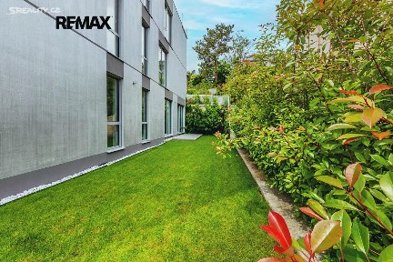 Prodej bytu 5+kk 172 m² Pod svahem, Praha - Braník