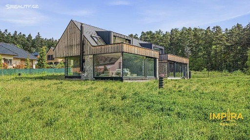 Prodej rodinného domu 279 m², pozemek 1991 m²